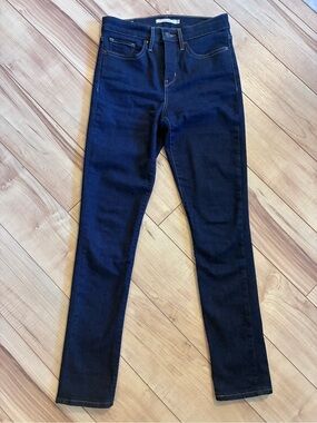 Women’s Levi jeans